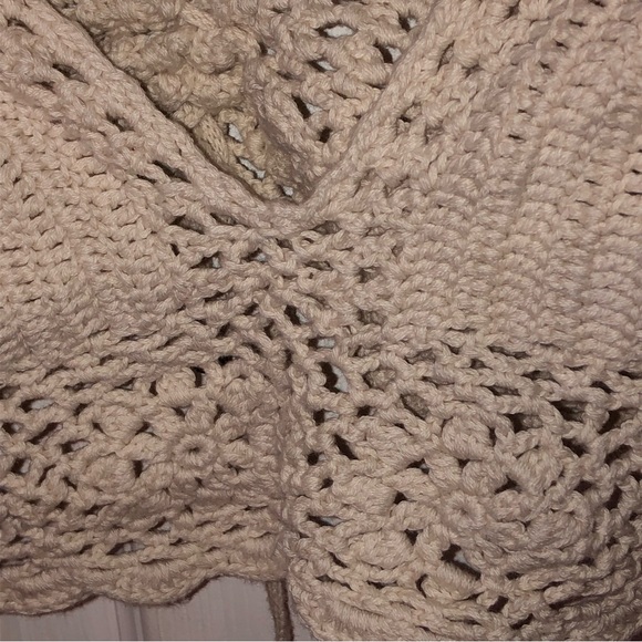 Spaghetti strap,crochet crops. Tie back beige - Picture 4 of 4